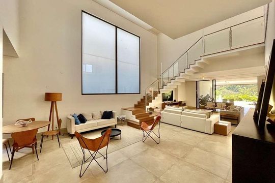 Casa de Condomínio para alugar com 3 quartos, 772m² em Rio Cotia, Cotia