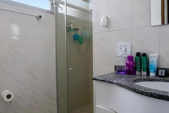Banheiro 2 de casa para alugar com 3 quartos, 223m² em Jardim São Paulo, São Paulo
