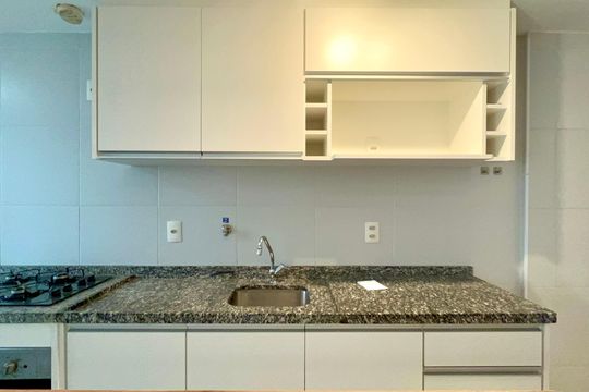 Cozinha de apartamento para alugar com 1 quarto, 56m² em Pinheiros, São Paulo