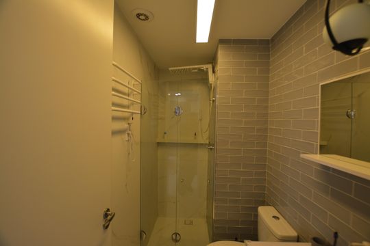 BANHEIRO de apartamento para alugar com 1 quarto, 55m² em Butantã, São Paulo