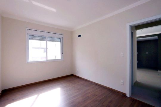 Quarto de apartamento para alugar com 1 quarto, 55m² em São Geraldo, Porto Alegre