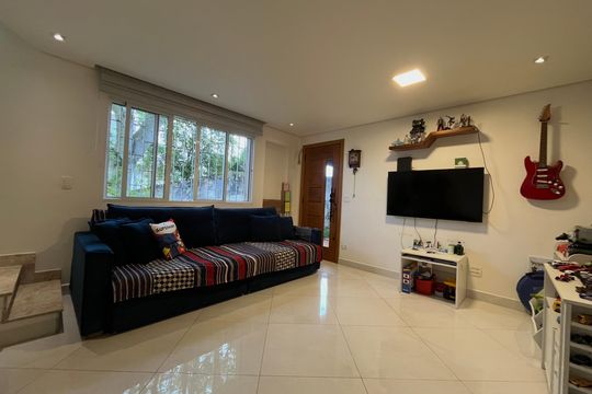 Casa à venda com 2 quartos, 90m² em Vila Imperio, São Paulo