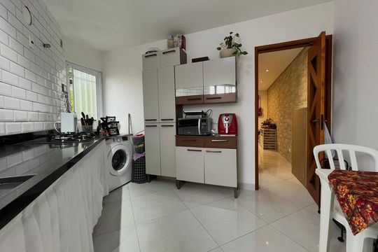 Cozinha de casa à venda com 2 quartos, 90m² em Vila Imperio, São Paulo