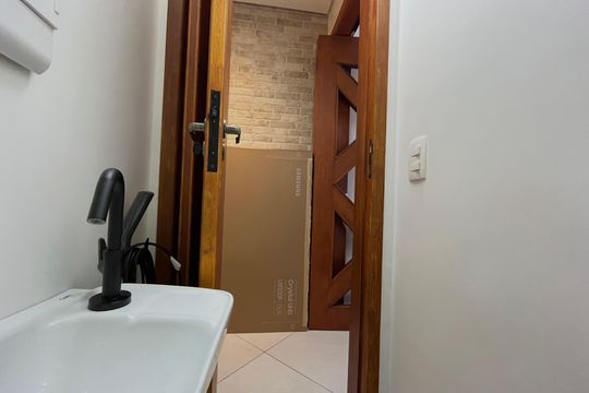Lavabo de casa à venda com 2 quartos, 90m² em Vila Imperio, São Paulo