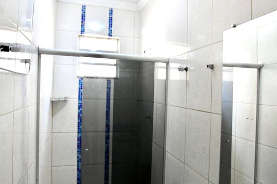 Banheiro Social de casa para alugar com 3 quartos, 90m² em Vila Universal, Contagem