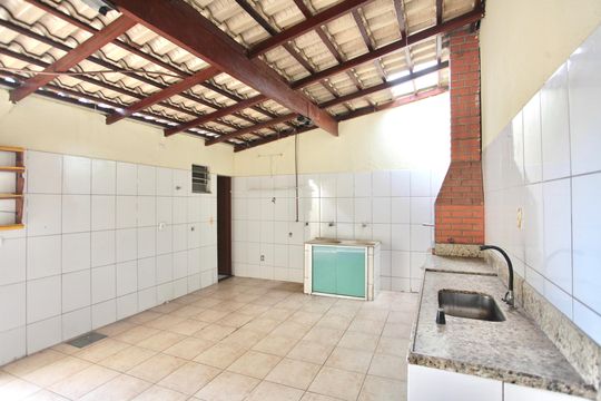Área gourmet de casa para alugar com 3 quartos, 90m² em Vila Universal, Contagem