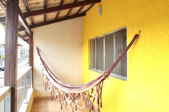 Varanda de casa para alugar com 3 quartos, 90m² em Vila Universal, Contagem