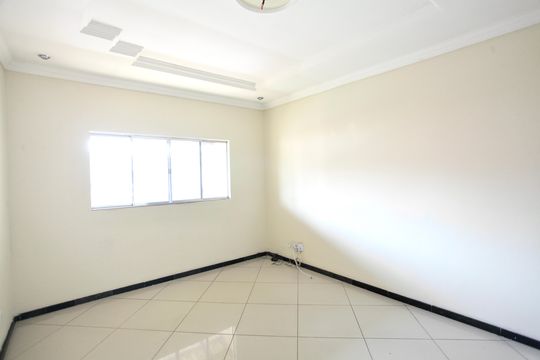 Sala de casa para alugar com 3 quartos, 90m² em Vila Universal, Contagem