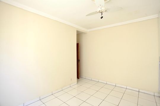 Quarto Suíte de casa para alugar com 3 quartos, 90m² em Vila Universal, Contagem