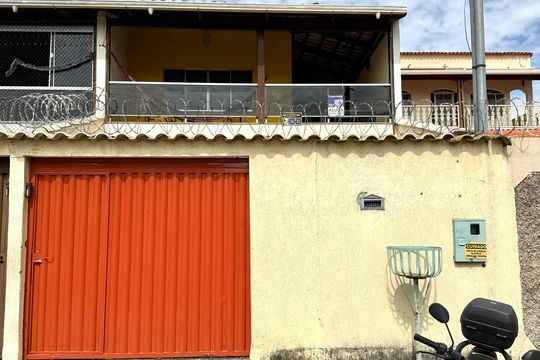 Fachada de casa para alugar com 3 quartos, 90m² em Vila Universal, Contagem