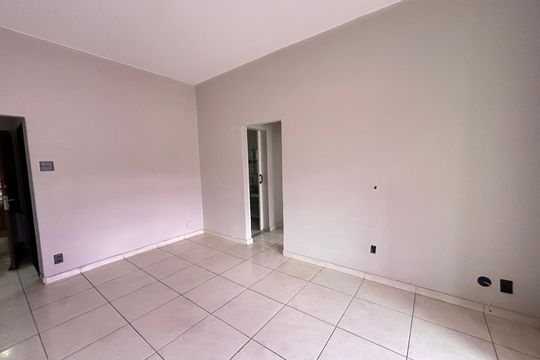 Sala de apartamento à venda com 2 quartos, 62m² em Tomás Coelho, Rio de Janeiro