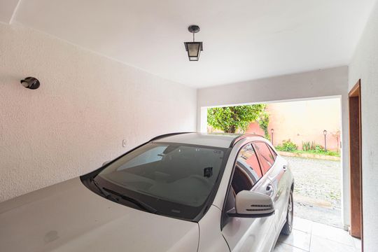 Garagem de casa de condomínio para alugar com 2 quartos, 140m² em Vila Bertioga, São Paulo