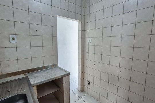 Casa para alugar com 1 quarto, 90m² em Olaria, Rio de Janeiro