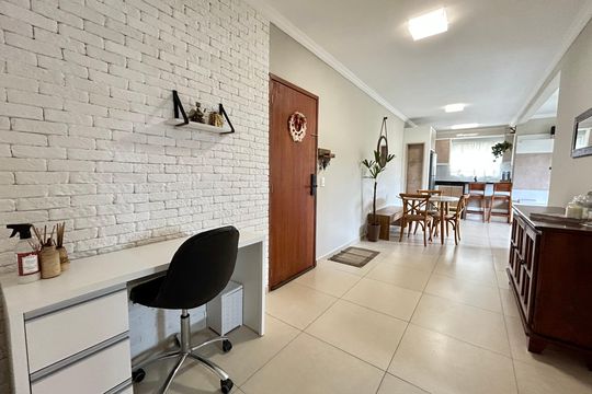 Sala de apartamento para alugar com 3 quartos, 80m² em Campeche Central, Florianópolis