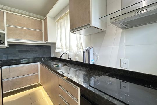 Cozinha de apartamento para alugar com 3 quartos, 80m² em Campeche Central, Florianópolis