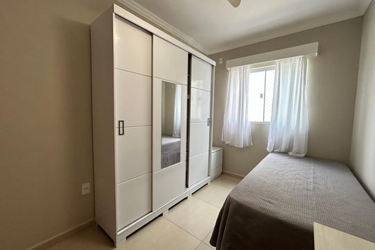 Quarto 1 de apartamento para alugar com 3 quartos, 80m² em Campeche Central, Florianópolis