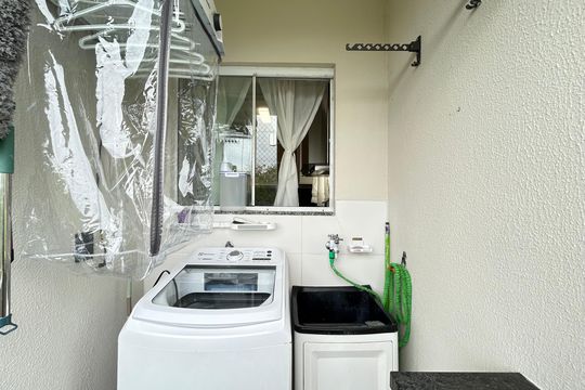 Área de Serviço de apartamento para alugar com 3 quartos, 80m² em Campeche Central, Florianópolis