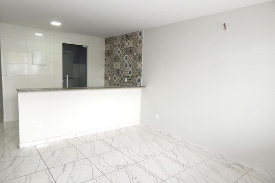 Sala de casa para alugar com 2 quartos, 82m² em Guaratiba, Rio de Janeiro