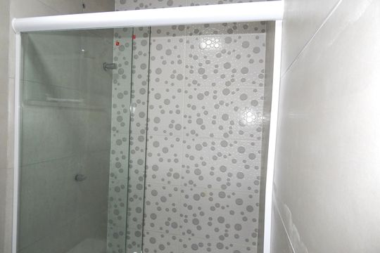 Banheiro Comum de casa para alugar com 2 quartos, 82m² em Guaratiba, Rio de Janeiro