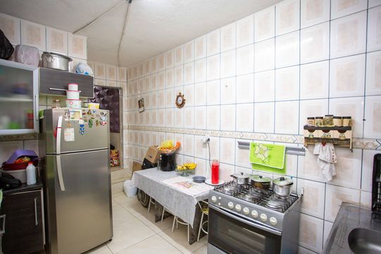 Cozinha de casa à venda com 2 quartos, 50m² em Nucleo Habitacional Nova Conquista, Diadema