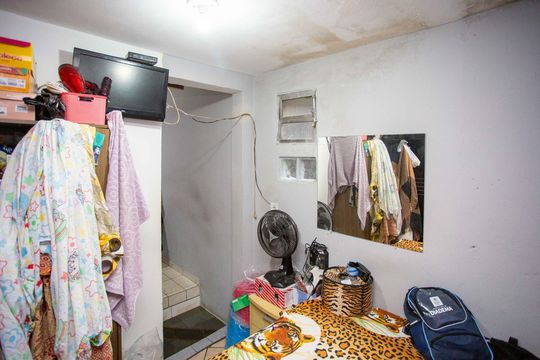 Quarto de casa à venda com 2 quartos, 50m² em Nucleo Habitacional Nova Conquista, Diadema