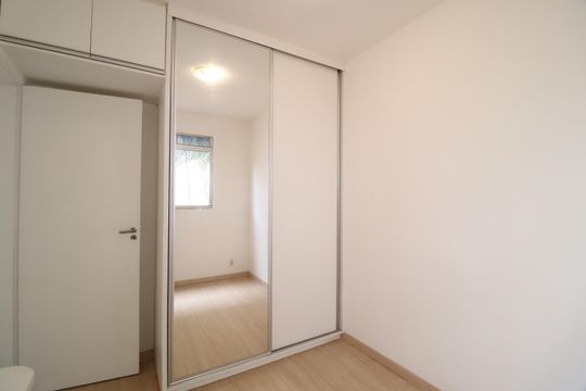 Quarto 2 de apartamento para alugar com 2 quartos, 54m² em Gávea, Uberlândia