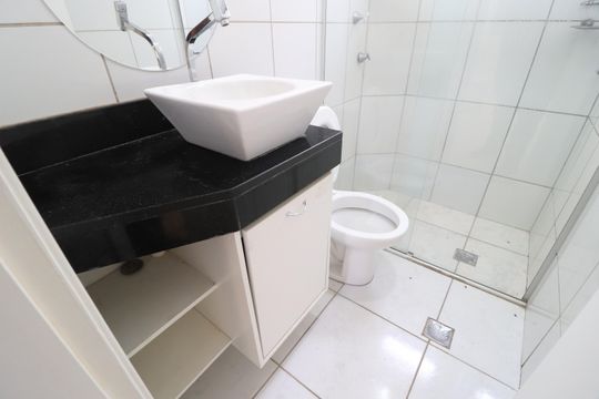 Banheiro Social de apartamento para alugar com 2 quartos, 54m² em Gávea, Uberlândia