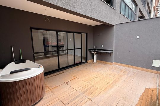 Varanda de kitnet/studio à venda com 1 quarto, 67m² em Setor Bueno, Goiânia