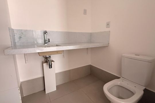 Banheiro de kitnet/studio à venda com 1 quarto, 67m² em Setor Bueno, Goiânia