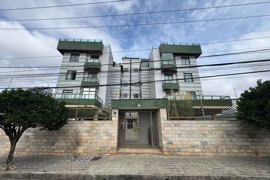 Apartamento para alugar com 4 quartos, 219m² em Camargos, Belo Horizonte