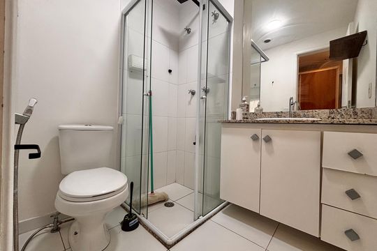 Banheiro  de apartamento para alugar com 1 quarto, 32m² em Tamboré, Barueri