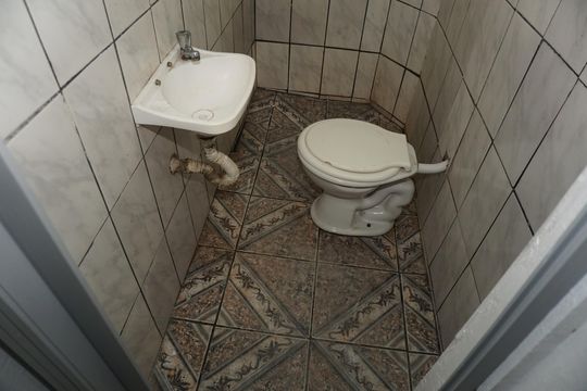 Banheiro de casa para alugar com 1 quarto, 30m² em Parque Fernanda, Embu das Artes