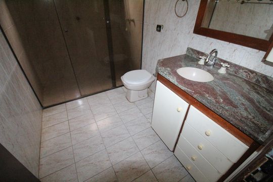 Banheiro 1 de casa para alugar com 4 quartos, 300m² em Jardim Alvorada, São José dos Campos