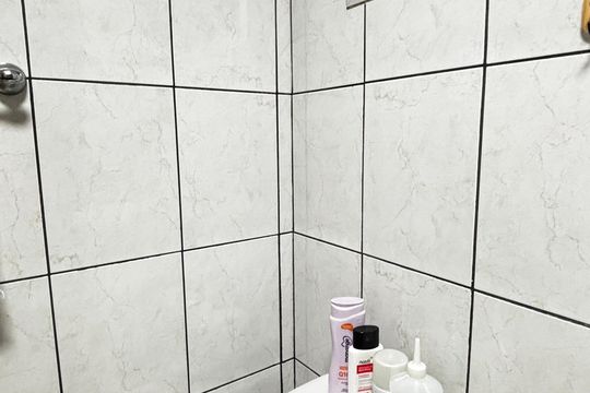 Banheiro de apartamento à venda com 2 quartos, 60m² em Vila Luzita, Santo André