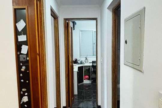 Corredor de apartamento à venda com 2 quartos, 60m² em Vila Luzita, Santo André
