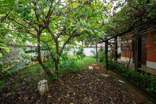 QUINTAL de casa à venda com 4 quartos, 400m² em Coração Eucarístico, Belo Horizonte