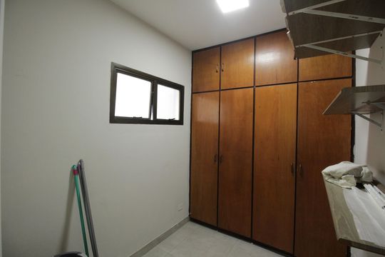 Quarto de Serviço de apartamento para alugar com 3 quartos, 153m² em Ponta da Praia, Santos