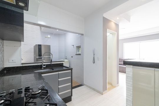 Cozinha de apartamento à venda com 2 quartos, 75m² em Vila Ré, São Paulo