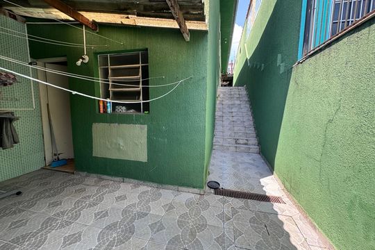 Quintal de casa à venda com 2 quartos, 112m² em Jardim Rosa Maria, São Paulo