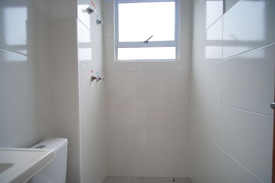 Banheiro de apartamento para alugar com 2 quartos, 42m² em Feitoria, São Leopoldo