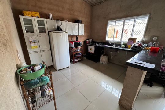 Cozinha de casa à venda com 1 quarto, 157m² em Setor Habitacional Arniqueira, Brasília