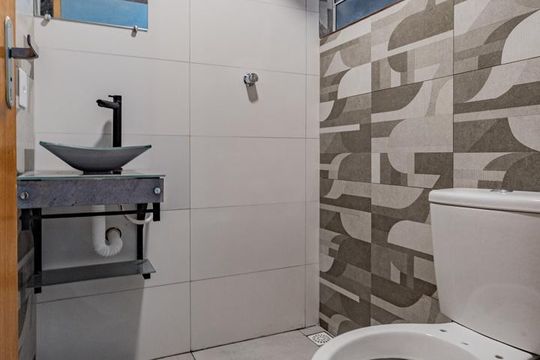 Banheiro de apartamento para alugar com 1 quarto, 22m² em Jardim Botucatu, São Paulo