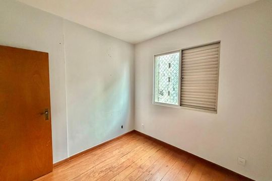 Quarto 2 de apartamento para alugar com 3 quartos, 95m² em Sion, Belo Horizonte