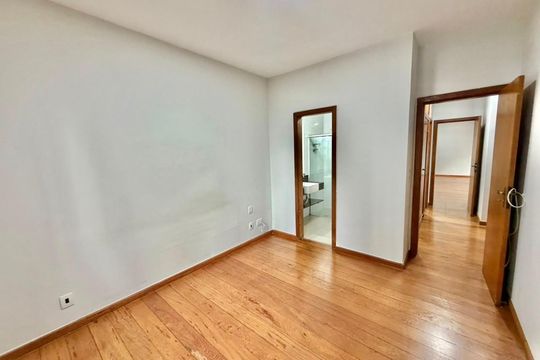 Suíte de apartamento para alugar com 3 quartos, 95m² em Sion, Belo Horizonte