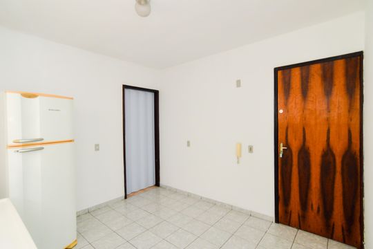 Sala / Cozinha  de kitnet/studio para alugar com 1 quarto, 48m² em Jardim Kida, Guarulhos