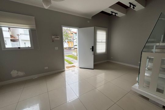 Casa de Condomínio para alugar com 3 quartos, 124m² em Rio Cotia, Cotia