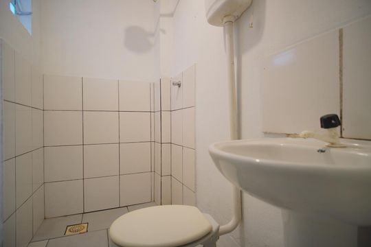 Banheiro da Suíte de casa para alugar com 1 quarto, 36m² em Bom Jesus, Porto Alegre