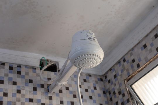 Banheiro de apartamento para alugar com 2 quartos, 55m² em Jardim Odete, Guarulhos