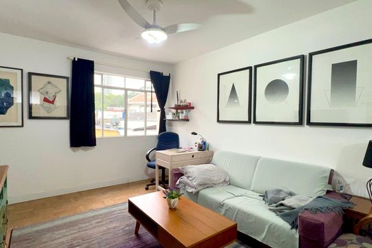 Sala de apartamento à venda com 2 quartos, 64m² em Vila Madalena, São Paulo