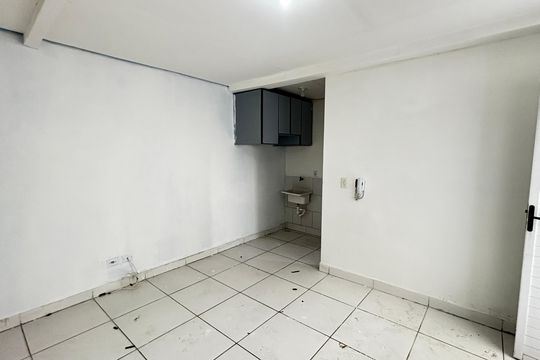 Sala - Cozinha de kitnet/studio para alugar com 1 quarto, 35m² em Vila Suíça, Santo André